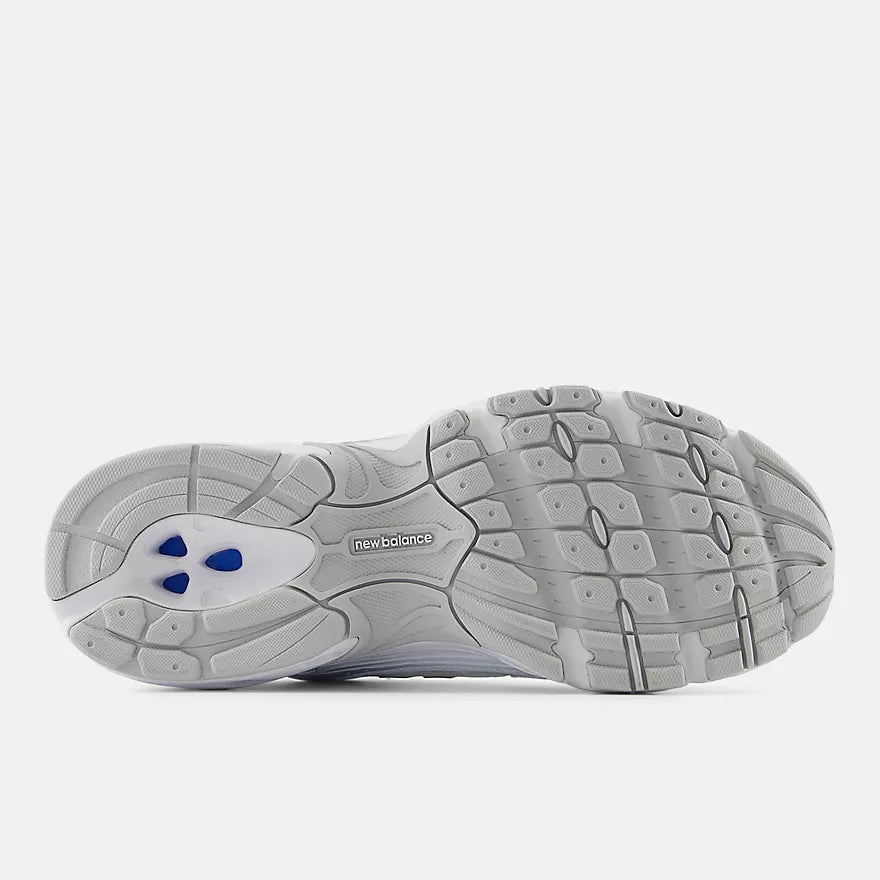 NB 530 White Silver